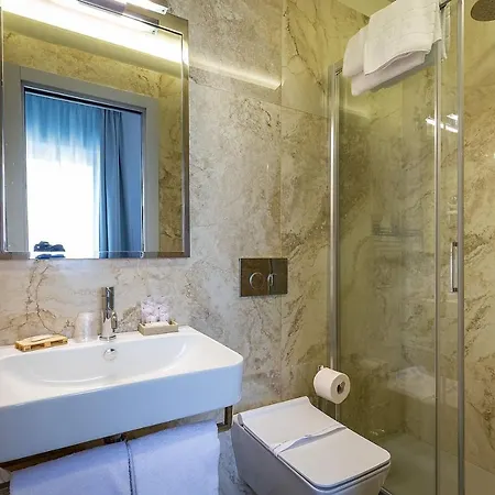 Uno Sguardo Su 4*